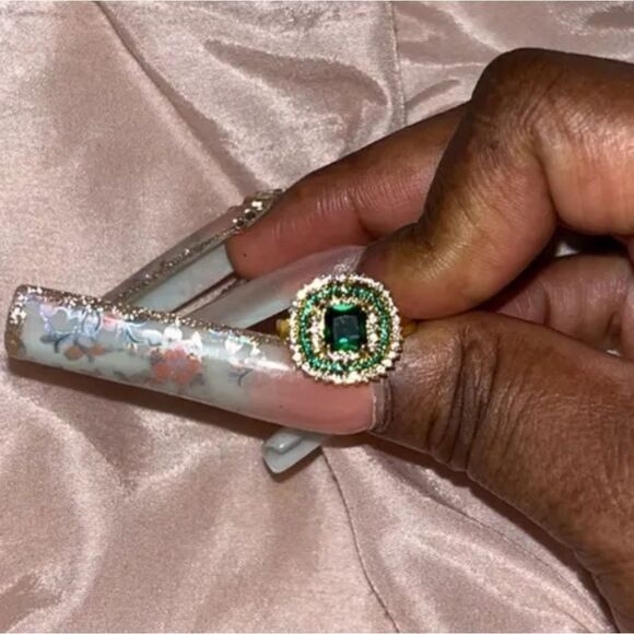 Elegant Two-tone Sparkling crystal ring sz 9 - Picture 4 of 12